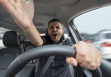 Kako da se nosite s agresivnim vozačima
